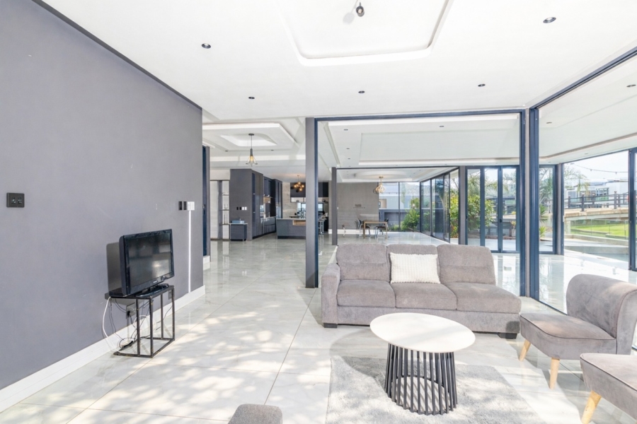 6 Bedroom Property for Sale in The Islands Estates North West